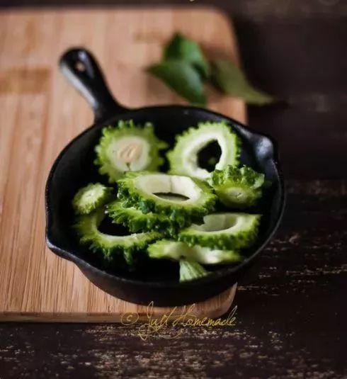 顺德仙姬吃瓜现场,揭秘网红美食背后的故事