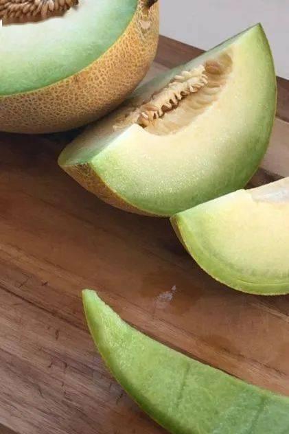 梦见有人送吃的瓜,揭秘瓜果佳肴的神秘寓意